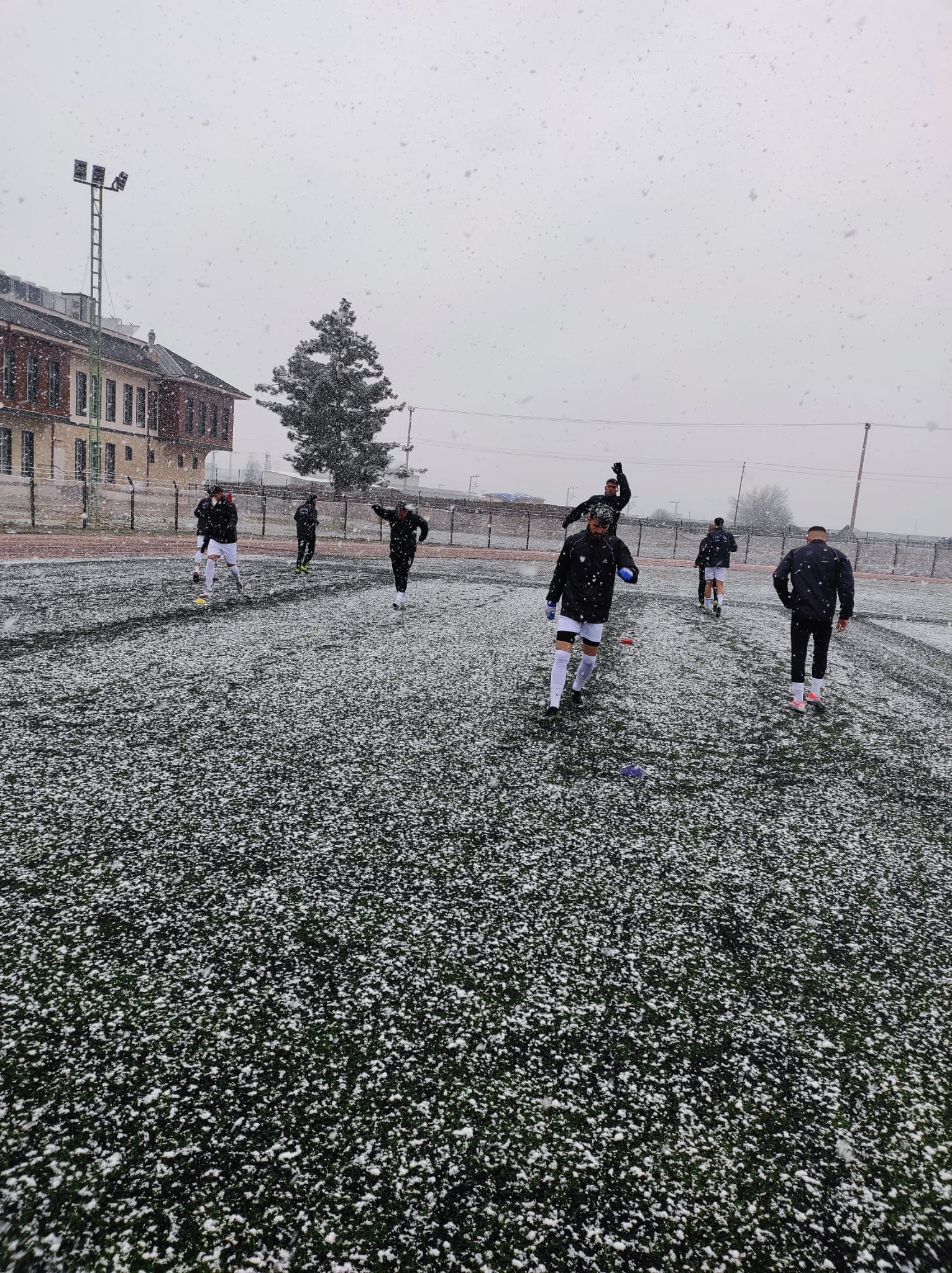 İSLAHİYESPOR MAÇI KAR NEDENİYLE ERTELENDİ