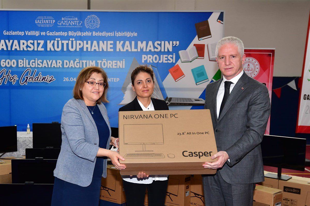 GAZİANTEP’TE BİLGİSAYARSIZ KÜTÜPHANE KALMAYACAK