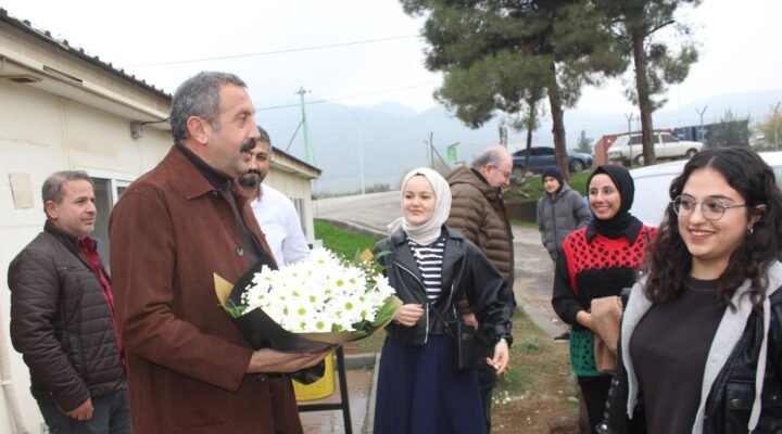 ÖĞRENCİLERDEN BAŞKAN’A TEŞEKKÜR