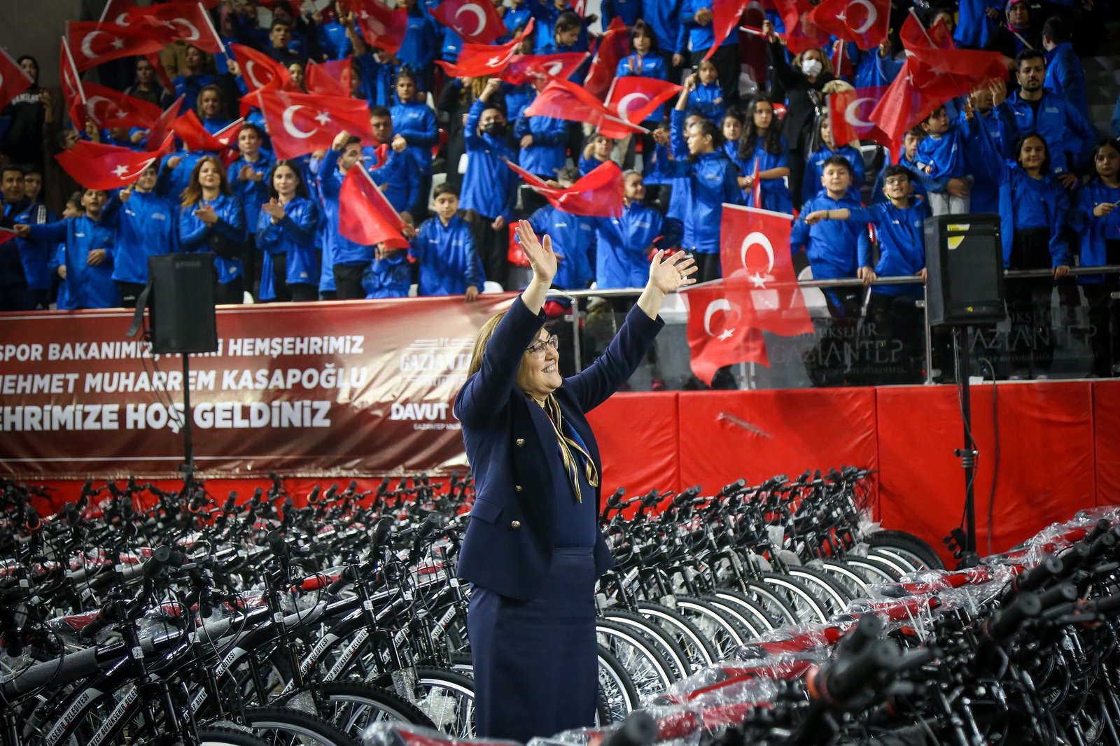 GAZİANTEP’İN SPORCU SAYISI ARTIYOR, KUPA VE MADALYALARI ÇOĞALIYOR